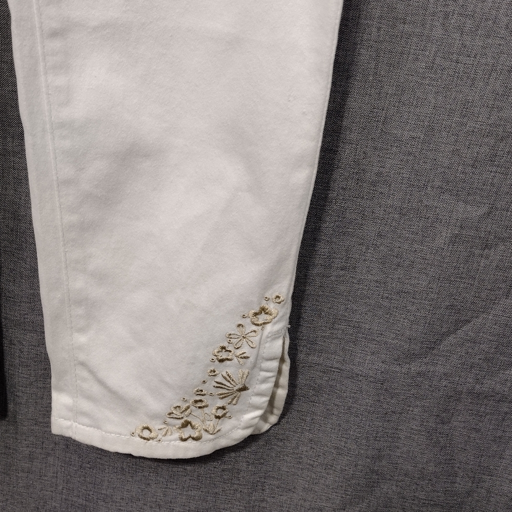 NWT Anne Klein Skinny Ankle Jeans Womens 4 White Embroidered Floral Retro 90s - Picture 3 of 11